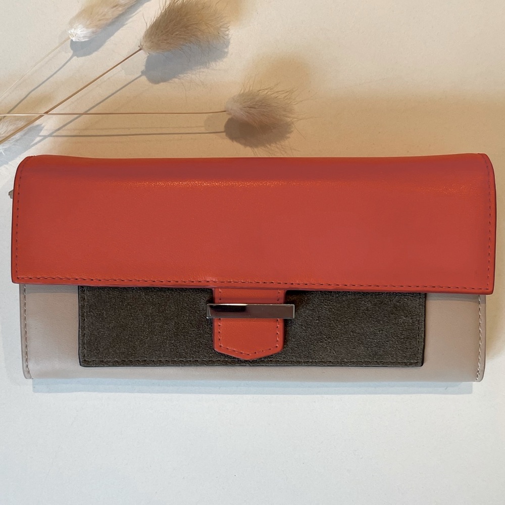 New Hugo Boss Women’s Wallet (Never Used)